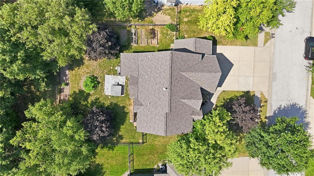 Photo 3 of 8808 N Oxford Avenue