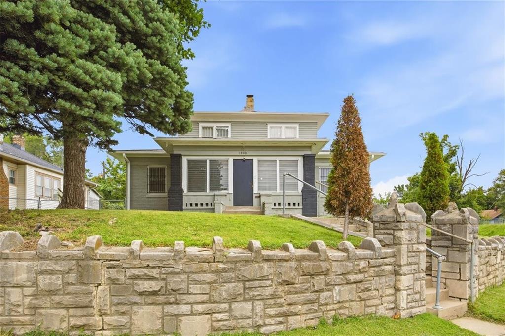 Photo of 1800 FREEMAN Avenue