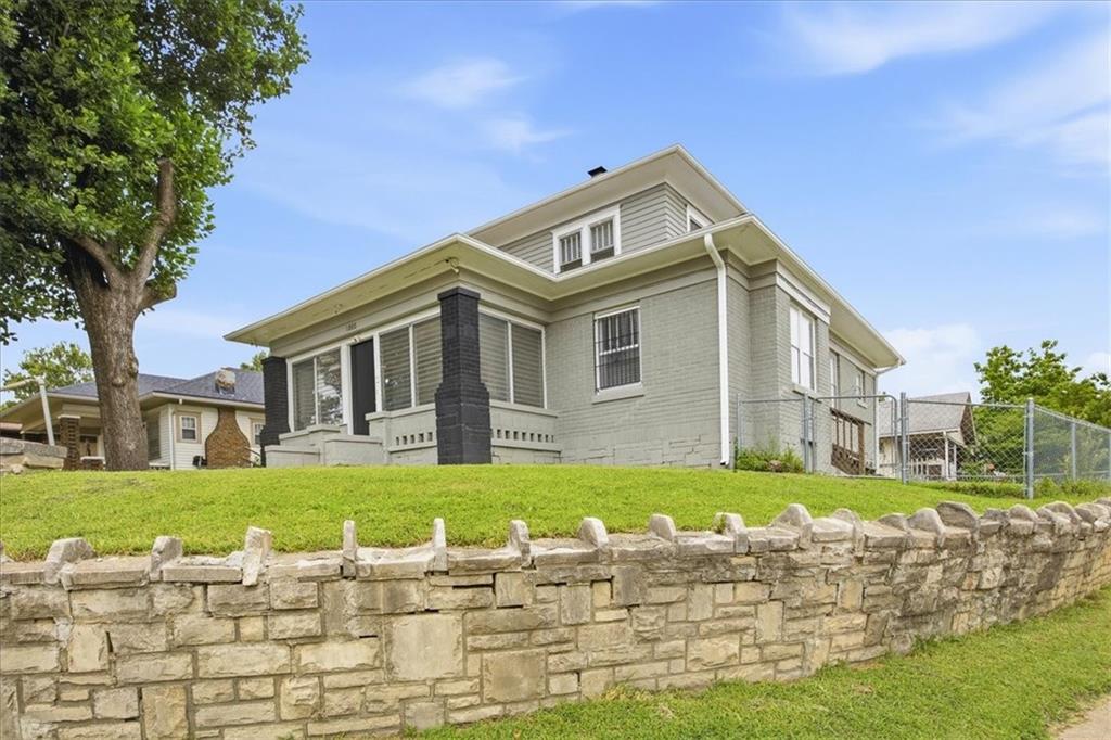Photo 2 of 1800 FREEMAN Avenue