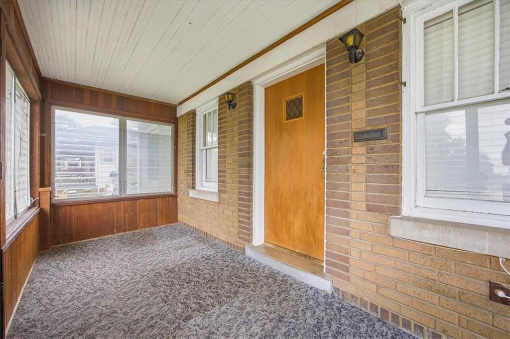 Photo 3 of 1800 FREEMAN Avenue