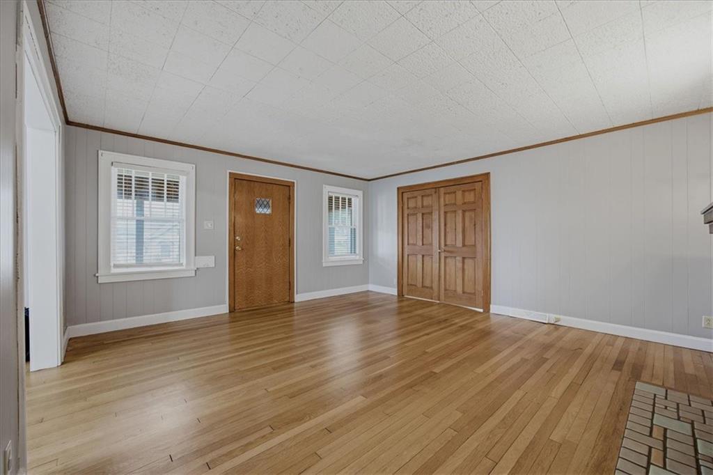 Photo 5 of 1800 FREEMAN Avenue
