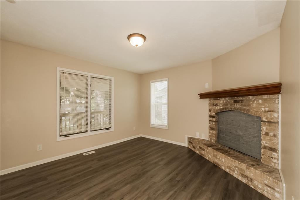 Photo 3 of 4721 E 138th Terrace