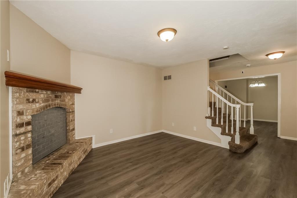 Photo 4 of 4721 E 138th Terrace