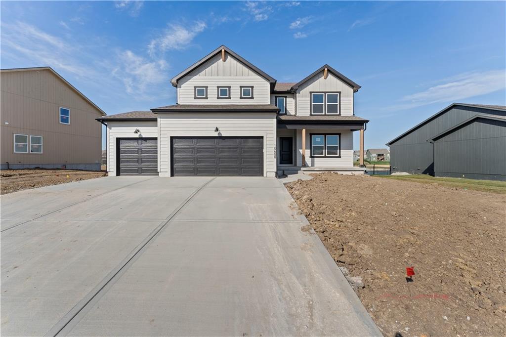 Photo of 300 SW Amara Drive