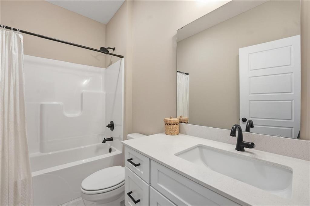 Photo 6 of 300 SW Amara Drive