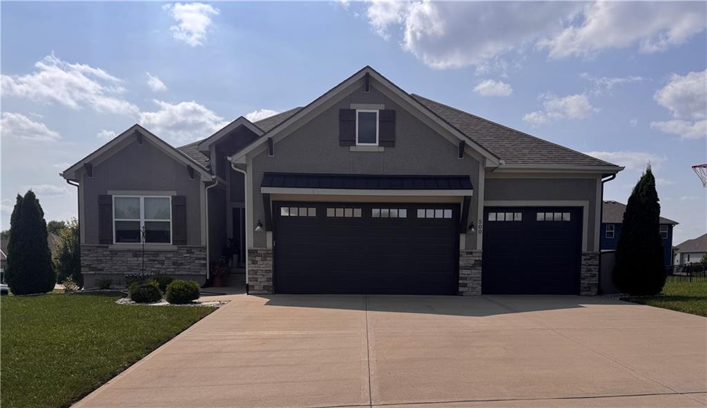 Photo of 500 NE Hidden View Lane