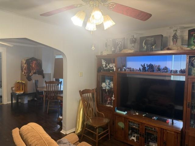 Photo 2 of 10120 GOLF Avenue
