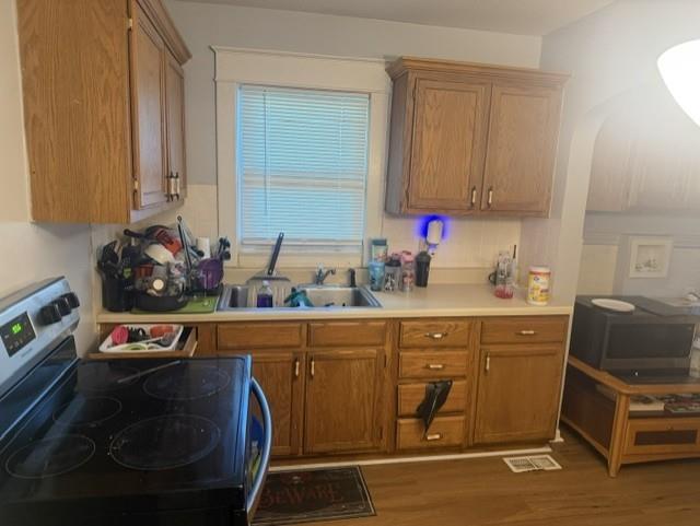 Photo 5 of 10120 GOLF Avenue