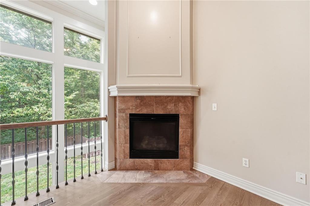 Photo 5 of 9038 N Saint Clair Avenue