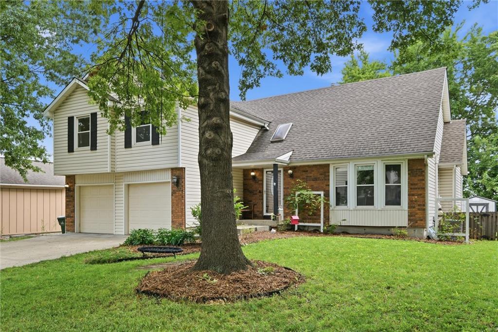 Photo 2 of 1240 E Sleepy Hollow Drive