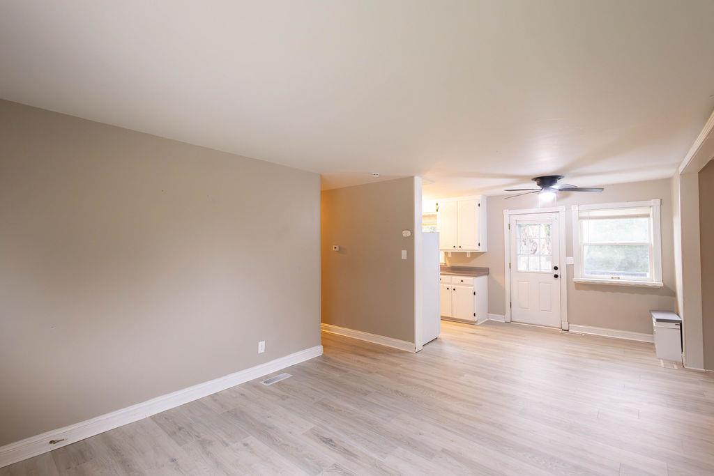 Photo 3 of 10905 E 47th Street