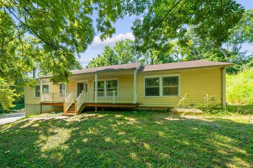 Photo 3 of 7941 Parkview Avenue