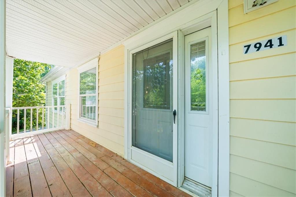 Photo 5 of 7941 Parkview Avenue