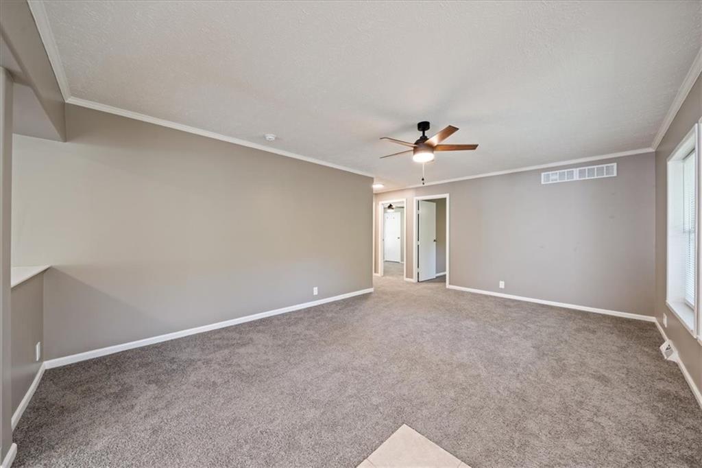 Photo 6 of 7941 Parkview Avenue