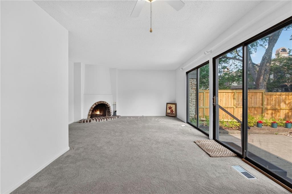 Photo 4 of 10215 Conser Street