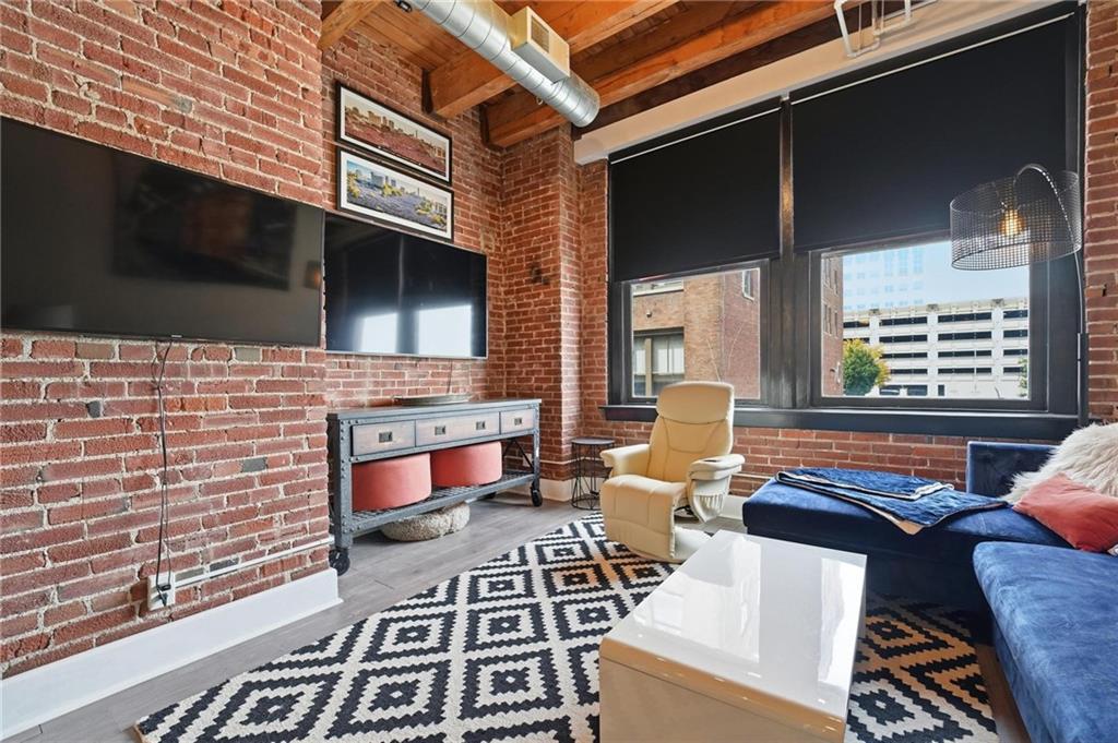 Photo 2 of 706 Broadway Boulevard #201