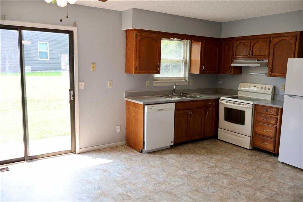 Photo 4 of 700 B Cedar Drive