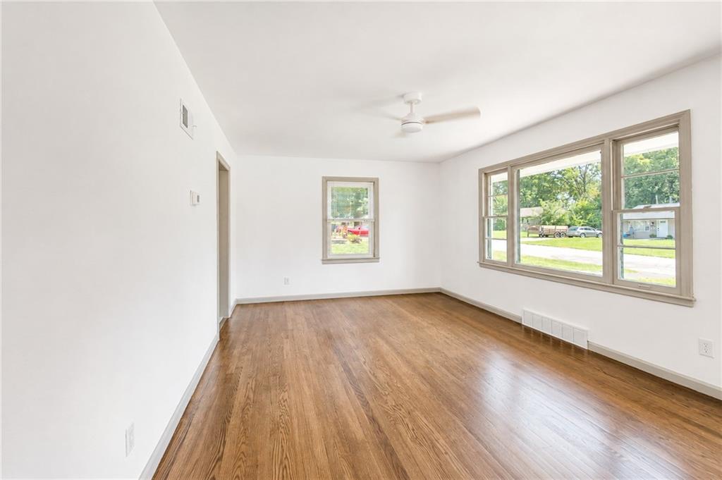 Photo 6 of 5306 N Garfield Avenue