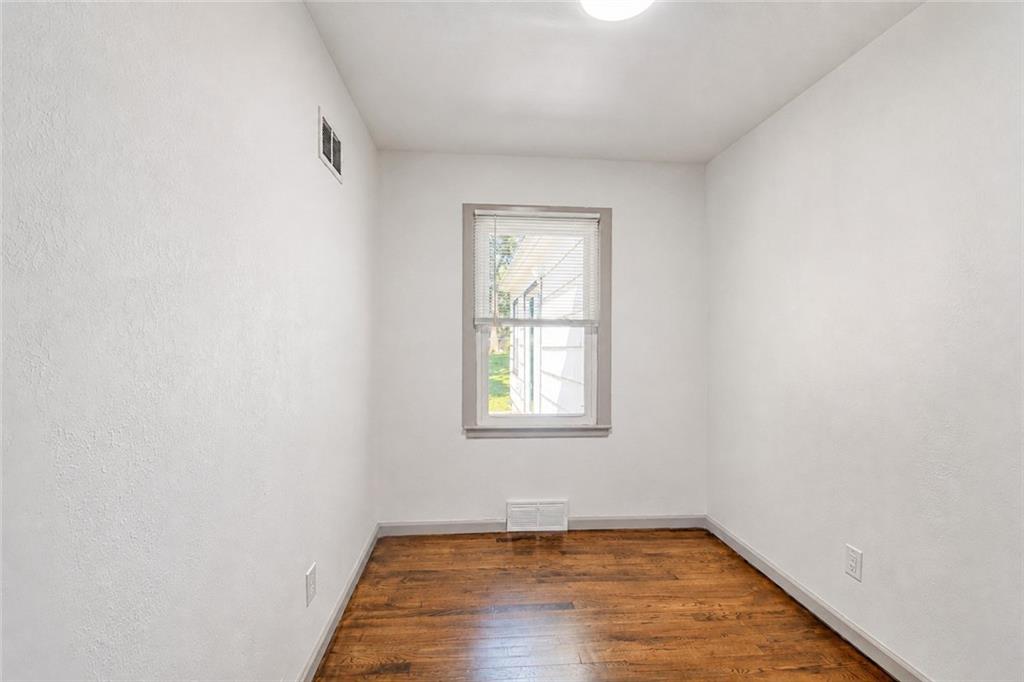 Photo 7 of 5306 N Garfield Avenue