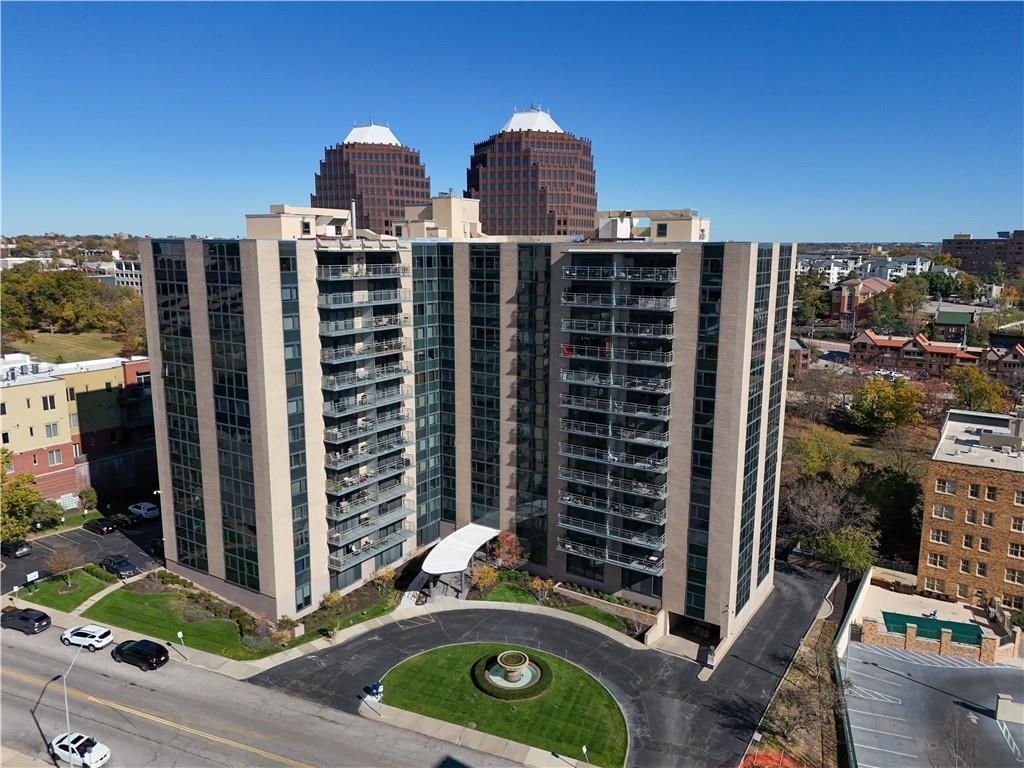 Photo of 4545 Wornall Road #310