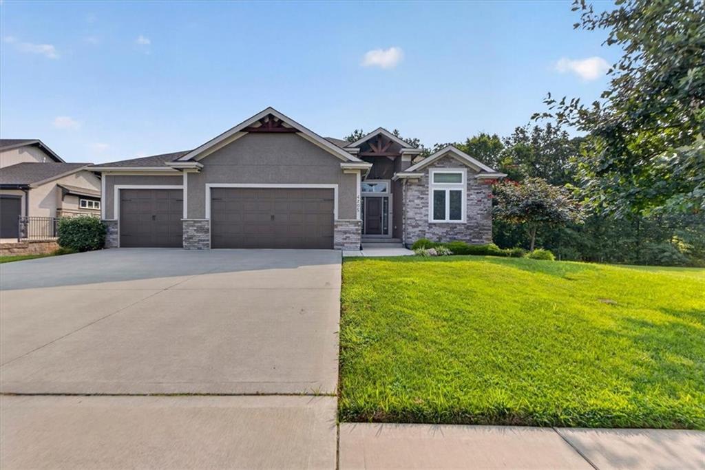 Photo 6 of 4705 NE Gateway Drive