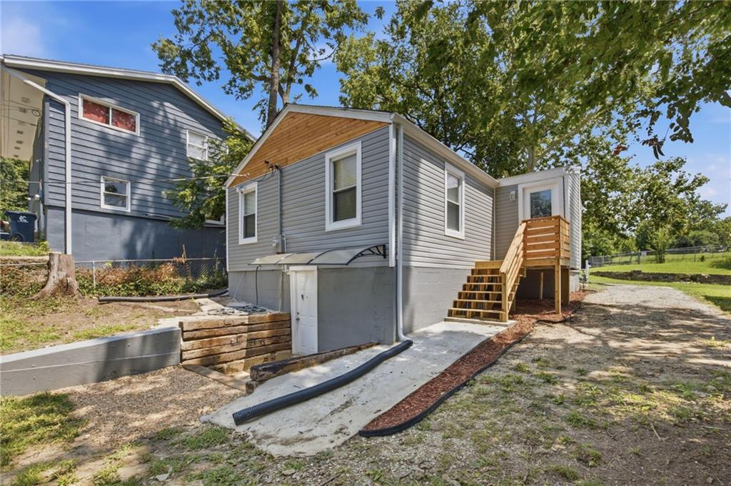 Photo 2 of 4404 Jackson Avenue