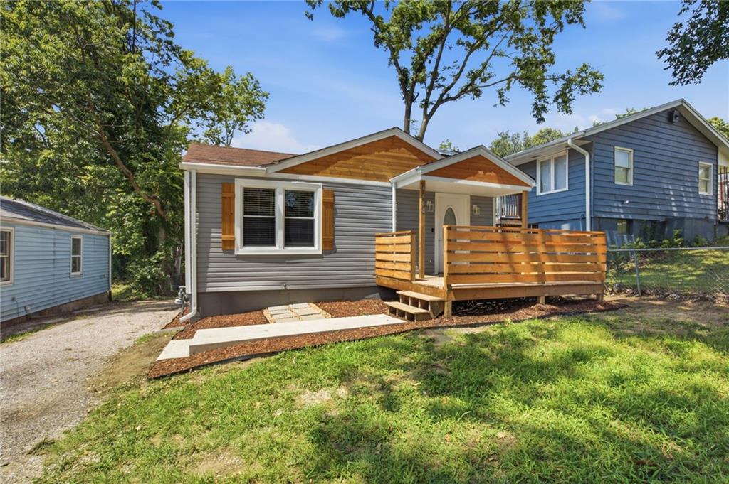 Photo 3 of 4404 Jackson Avenue