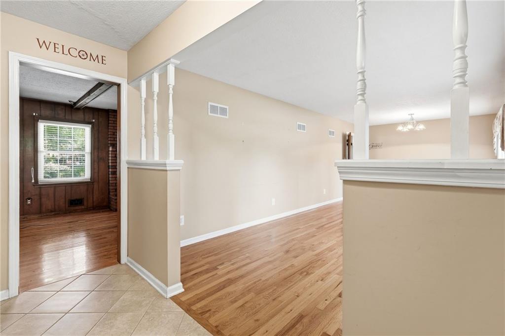 Photo 5 of 1701 Willow Circle