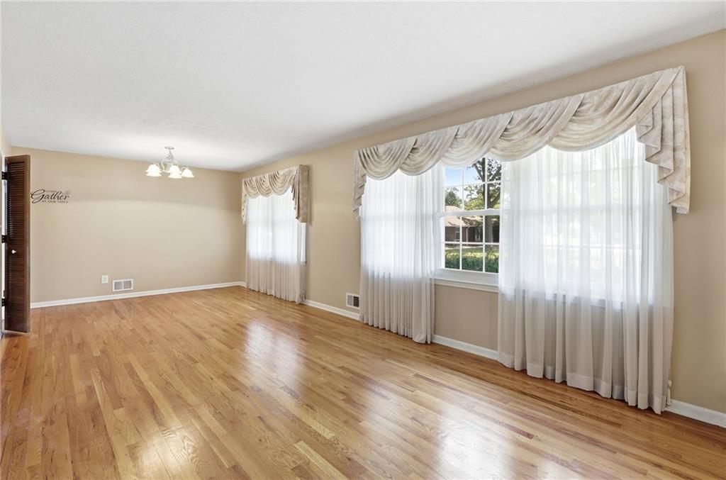 Photo 7 of 1701 Willow Circle