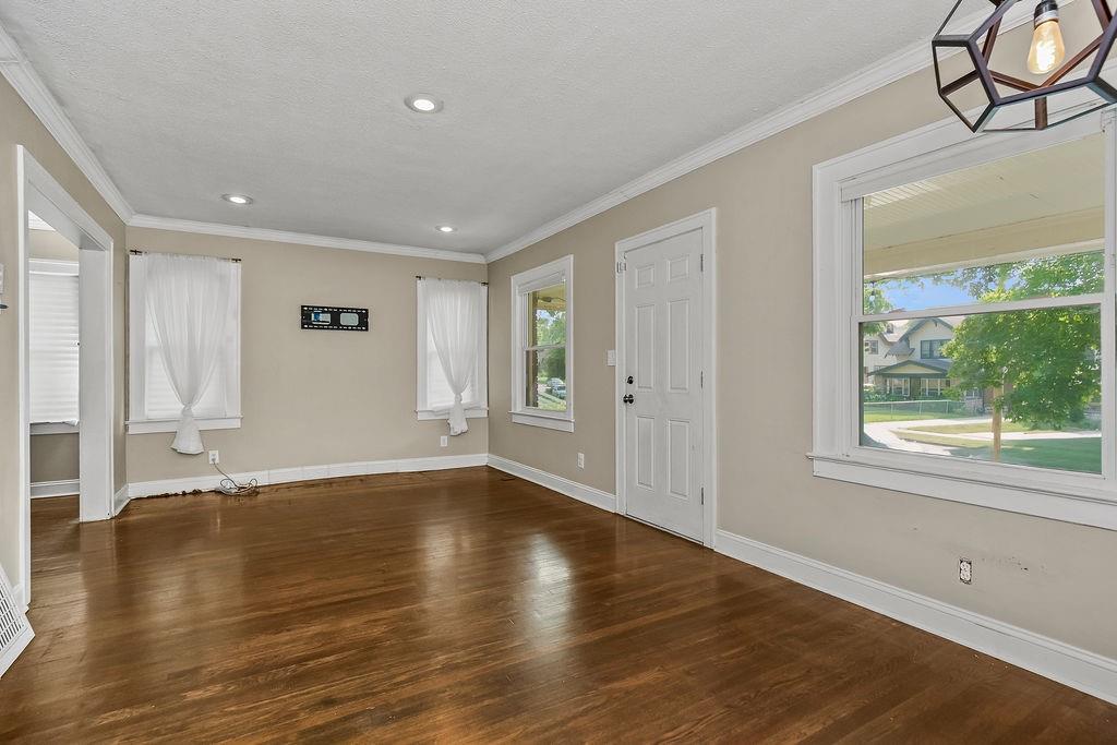 Photo 3 of 5225 Brookwood Avenue