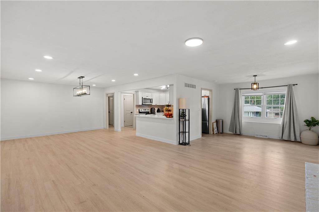 Photo 6 of 2914 N 79th Terrace