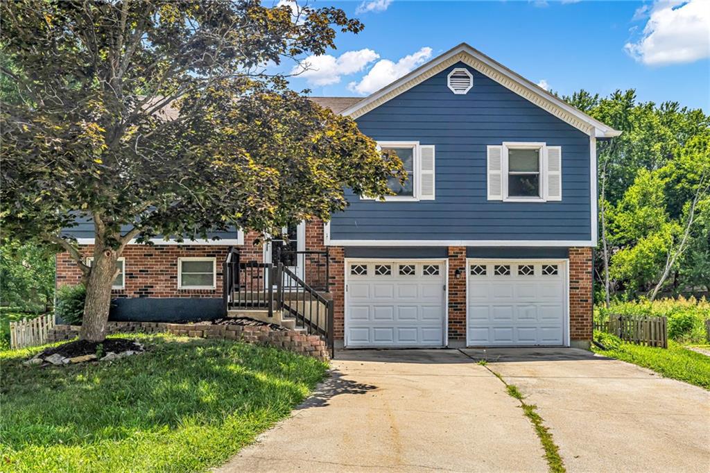 Photo of 405 SE Onyx Circle