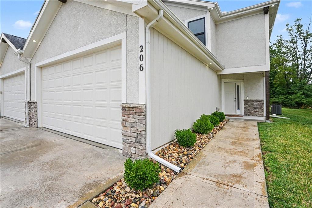 Photo 5 of 206 Walker Street