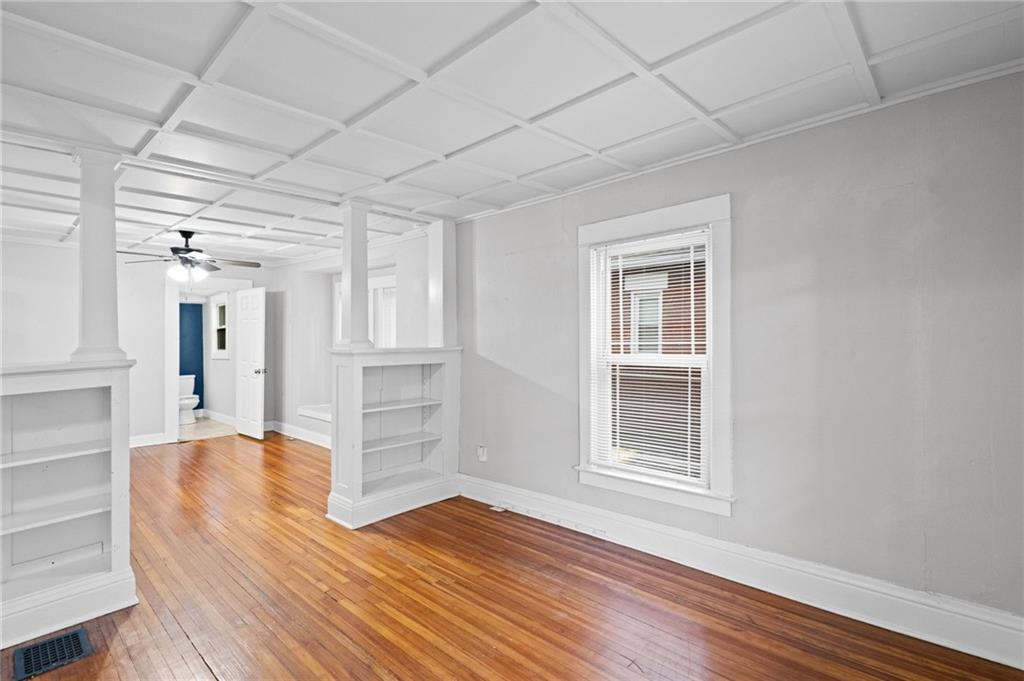 Photo 7 of 4333 Bell Street