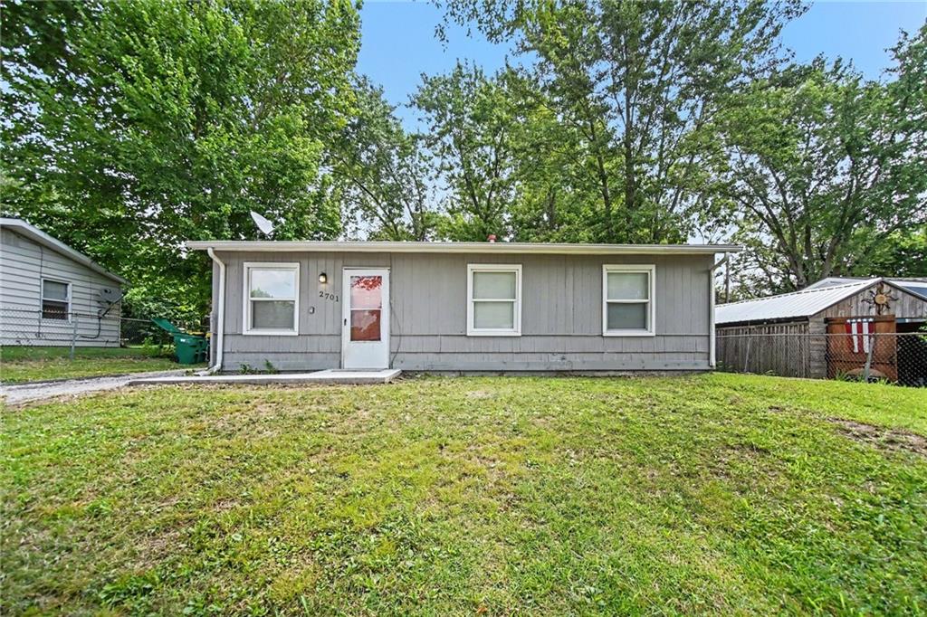 Photo 2 of 2701 S 48TH Terrace