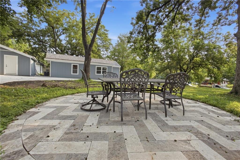 Photo 4 of 6818 Agnes Avenue