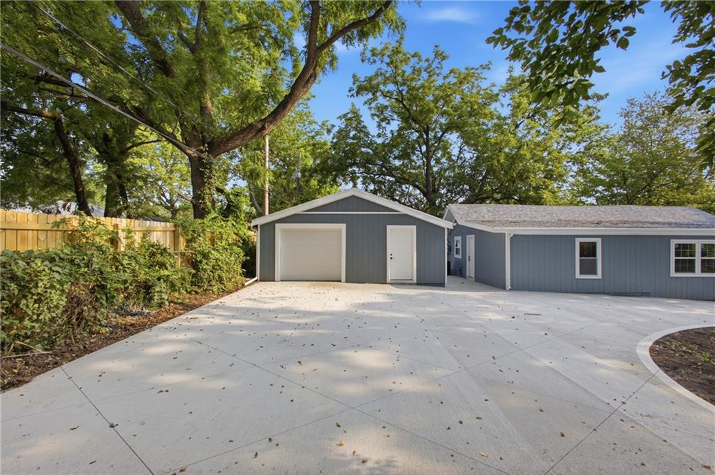 Photo 5 of 6818 Agnes Avenue