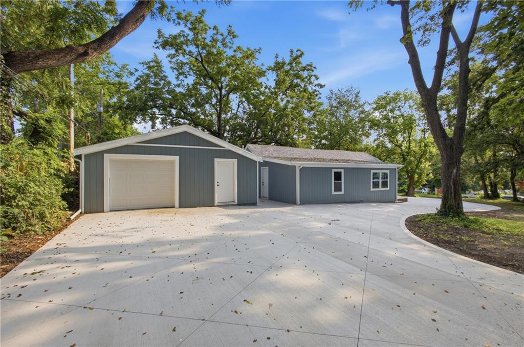 Photo 6 of 6818 Agnes Avenue