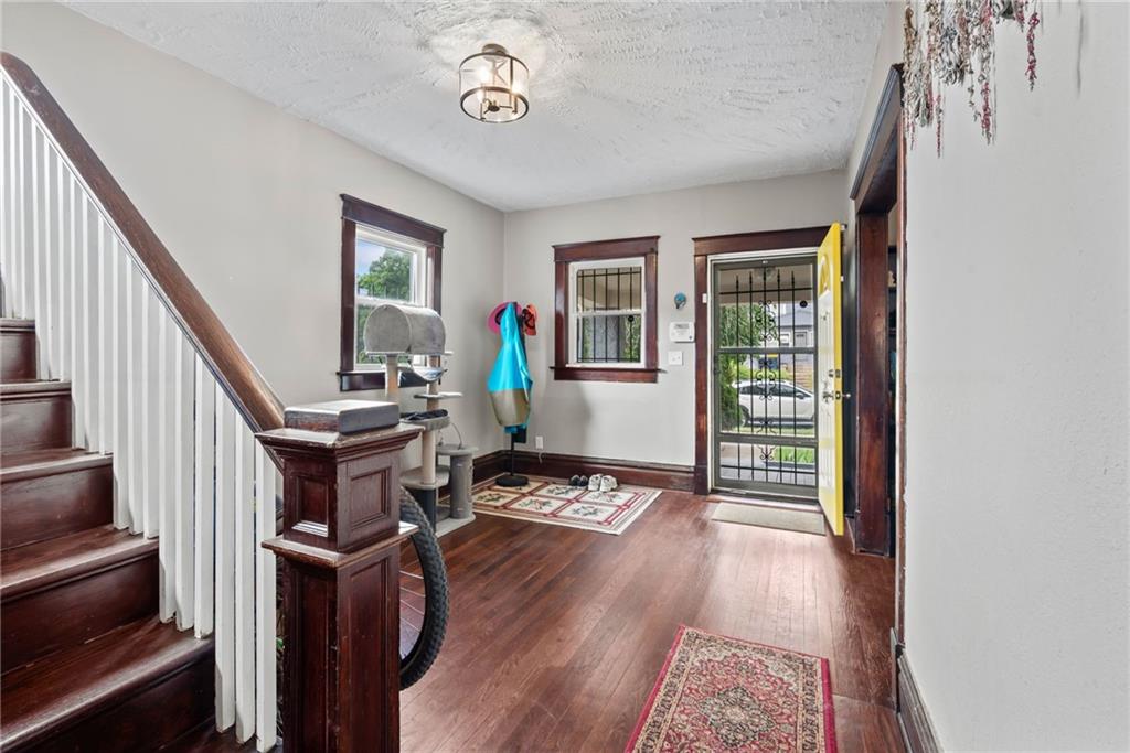 Photo 5 of 3905 Saint John Avenue