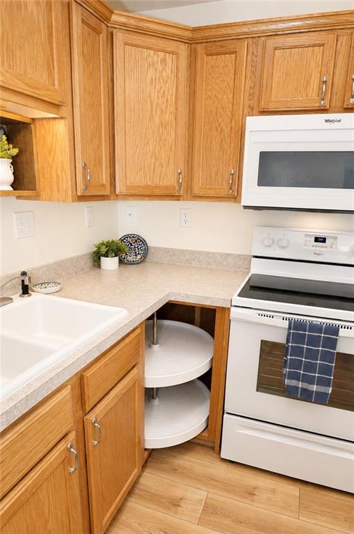 Photo 5 of 2651 NW Barry Road #301