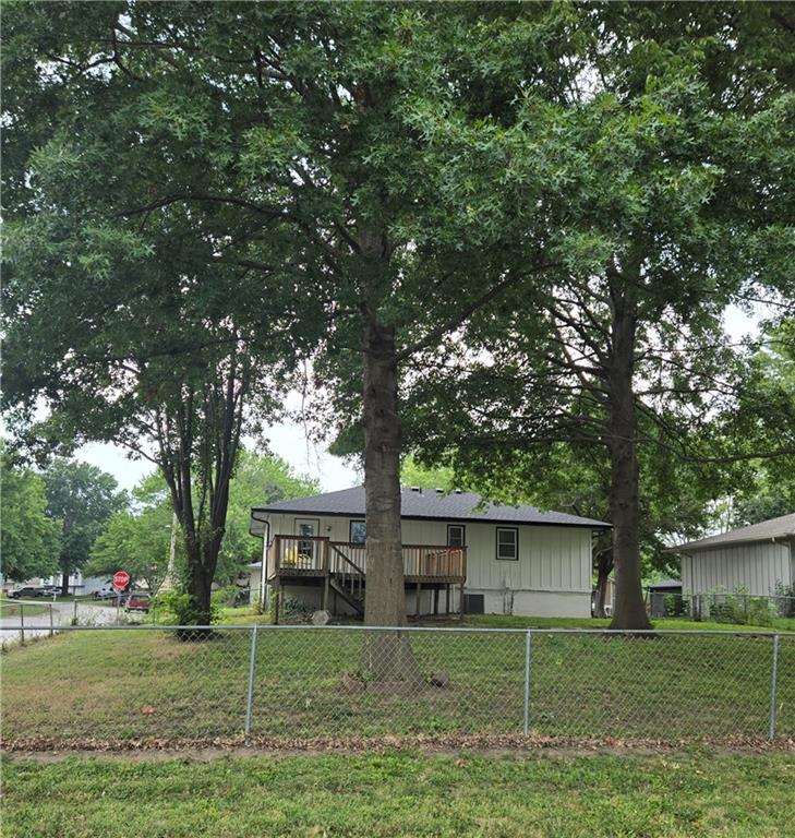 Photo 3 of 1509 SE Royal Street
