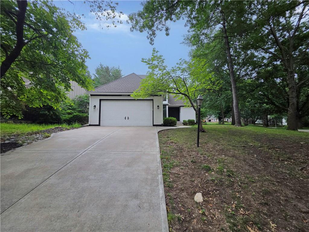 Photo 2 of 11695 Bradshaw Street