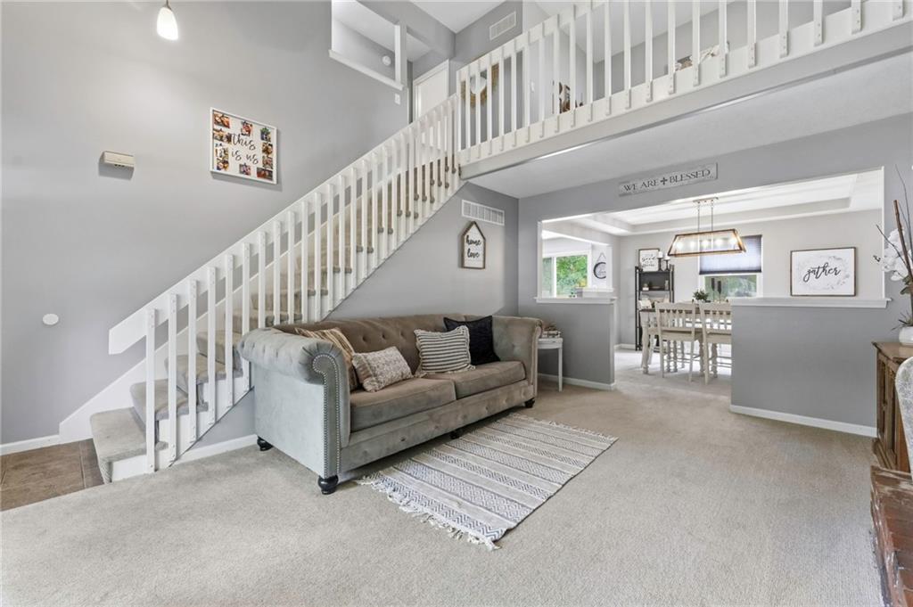 Photo 6 of 203 W Foxwood Drive