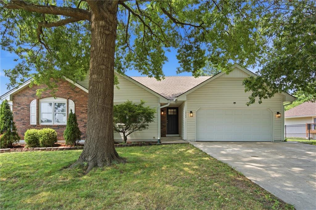 Photo 2 of 1500 Yorkshire Drive