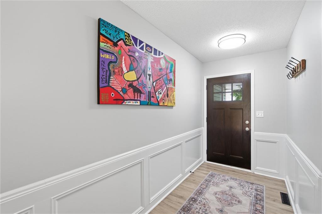 Photo 5 of 1500 Yorkshire Drive