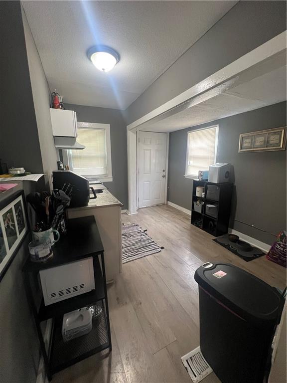 Photo 4 of 2905 E 61st Street