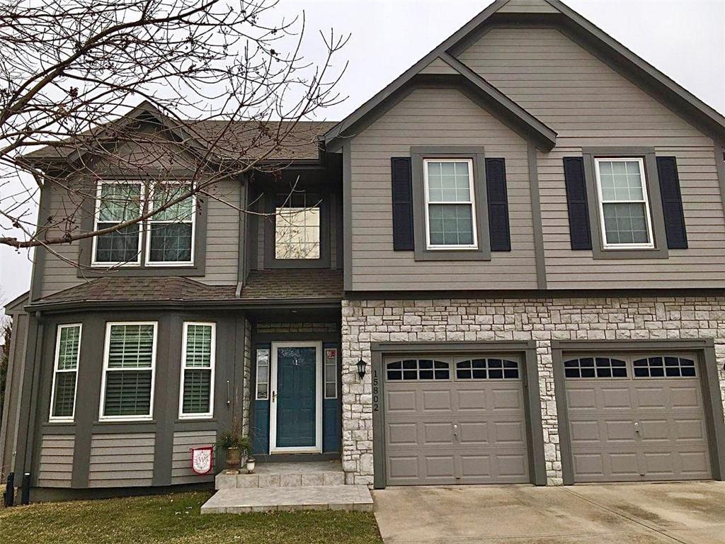 Photo of 15802 S Lindenwood Drive in Olathe, KS