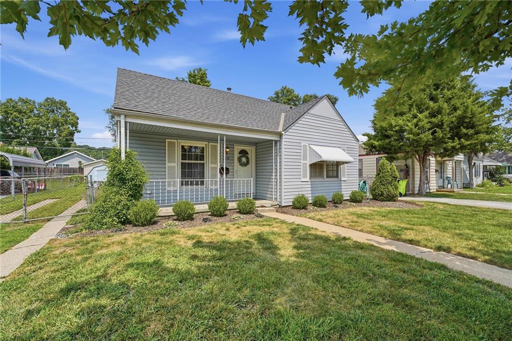 Photo 3 of 1412 E 23rd Avenue