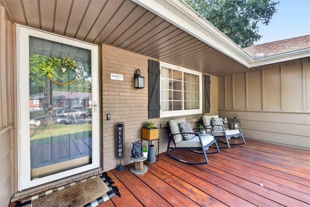 Photo 4 of 3908 S Stayton Avenue