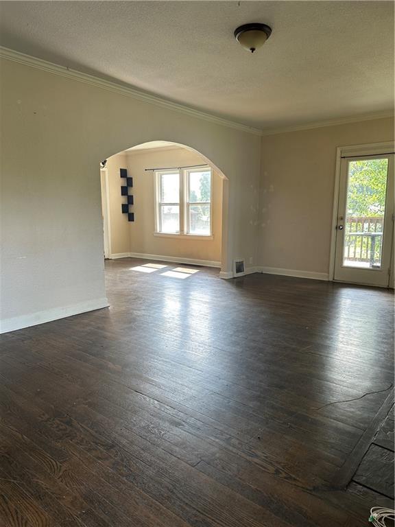 Photo 3 of 1701 E MECHANIC Avenue
